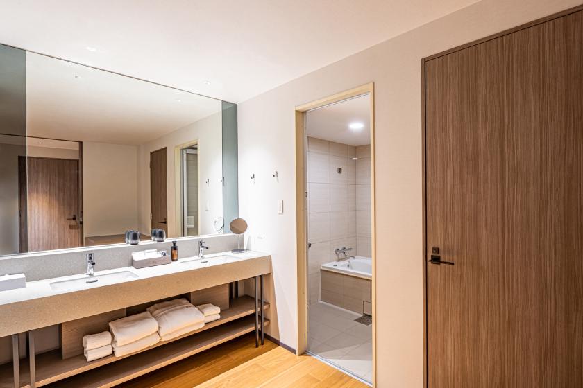 Schoolhouse Suite King Non-Smoking