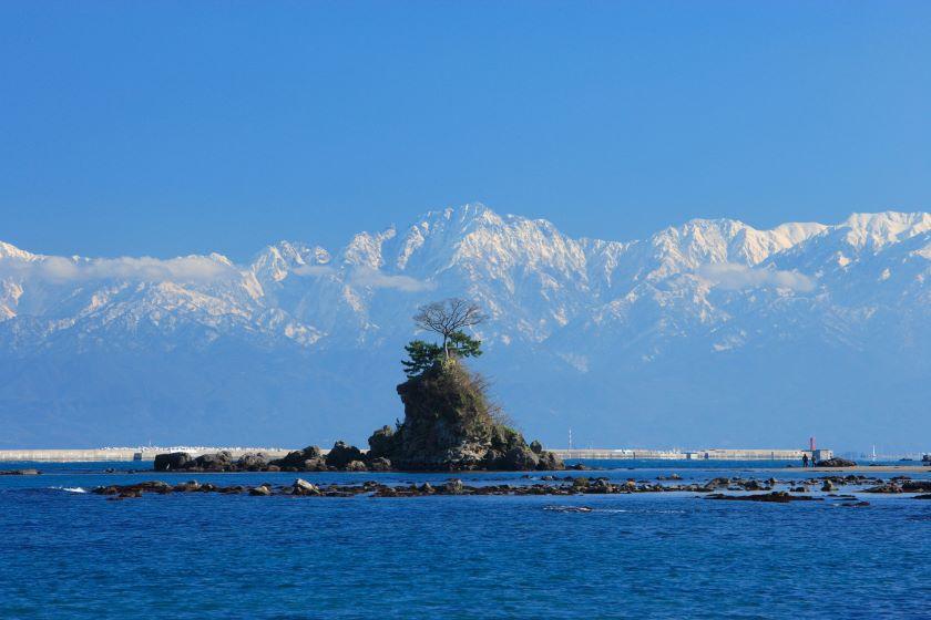 【福井、石川、富山、岐阜、長野、新潟在住の方】冬の富山で　雪景色と海の幸を満喫～駐車場無料＆人気朝食付