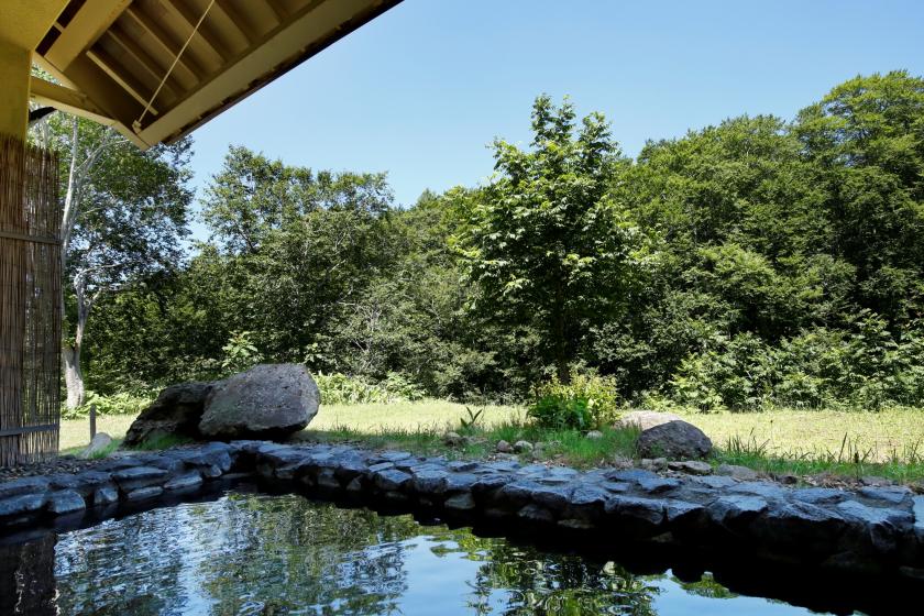 [Standard] Mountain resort where you can enjoy the view of the primeval beech forest, the open-air bath with natural hot spring water, local seasonal cuisine, and the starry sky (2 meals included) - Reservations made through the official website will save