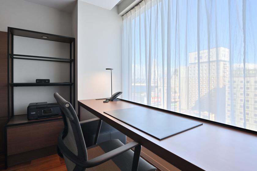 [Creative Room] Double bed / Unit shower / 20 square meters / Non-smoking
