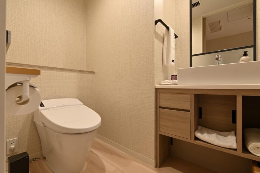 [Cocoon Room] Double bed / Unit shower / 20 square meters / Non-smoking