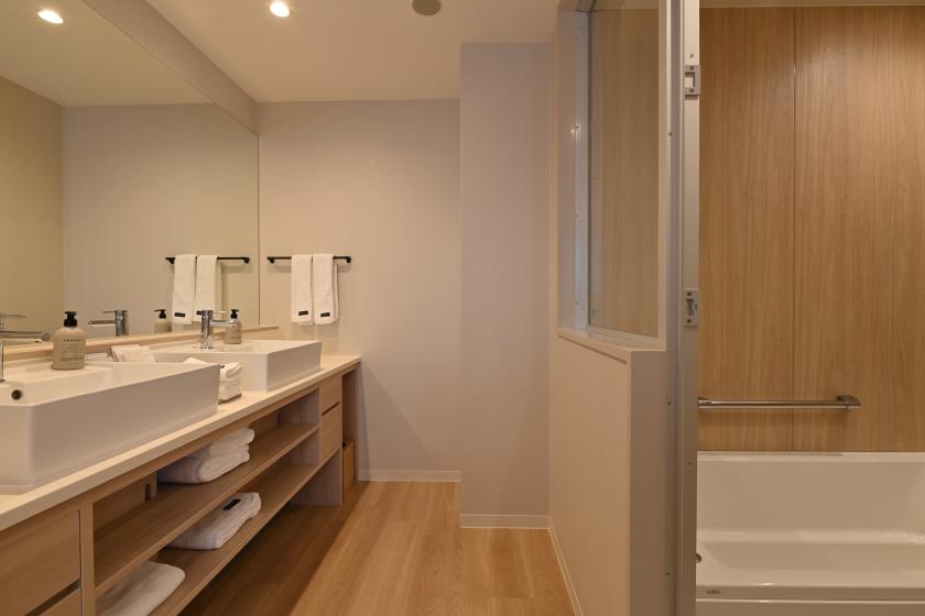 [Tourist Room] Twin bed + extra bed / 3 people / Unit bath included / 38 square meters / Non-smoking