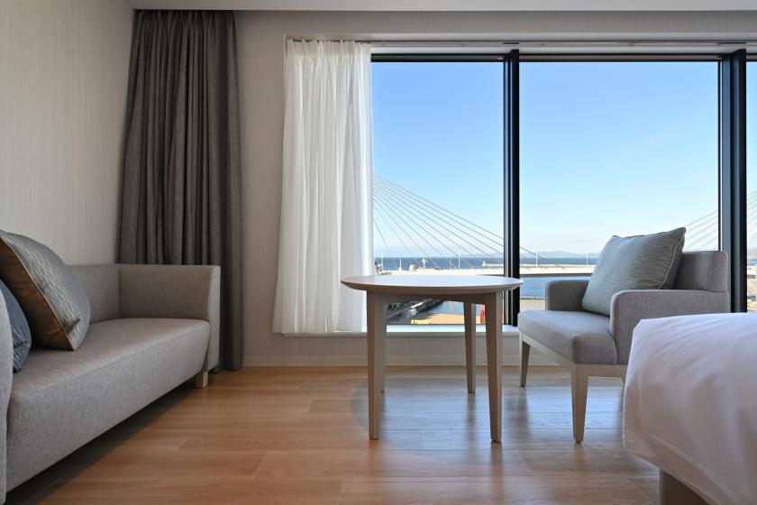 [Tourist Room] Triple bed / with view bath / 39 square meters / Non-smoking