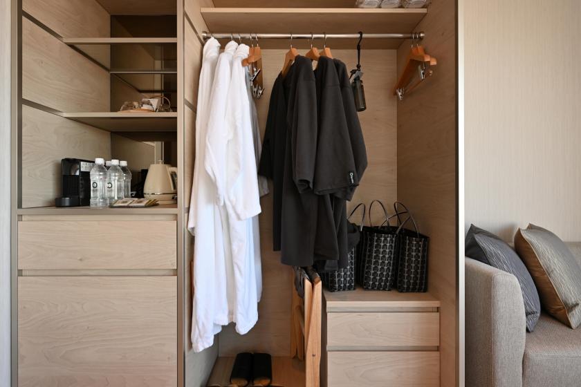 [Tourist Room] Triple bed / with view bath / 39 square meters / Non-smoking