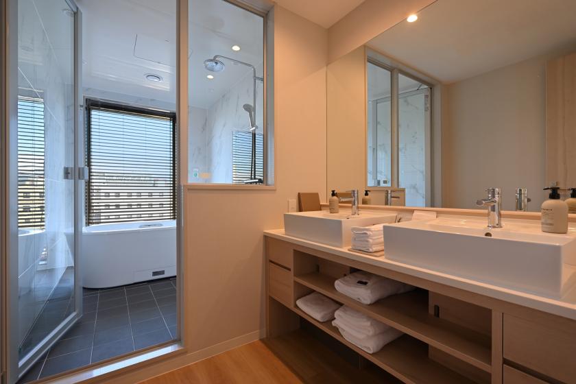 [Tourist Room] Triple bed / with view bath / 39 square meters / Non-smoking