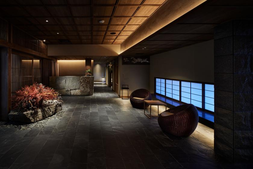 [Room type limited, dinner included (course: seasonal kaiseki course with seasonal ingredients)] Enjoy an elegant time in the Tsukikage Room (luxurious benefits included)