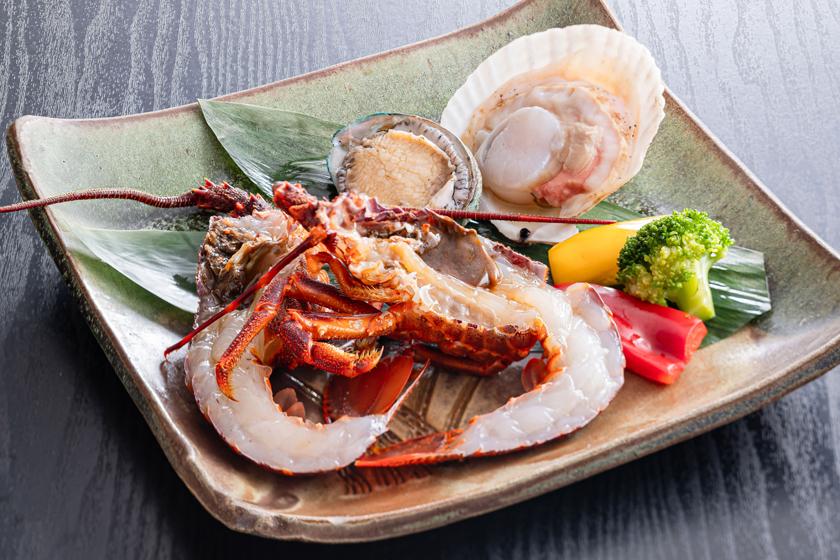 【グルメプラン】豪華海鮮焼き（活〆鮑・ホタテ・ミナミイセエビ）付1泊2食 基本バイキングプラン