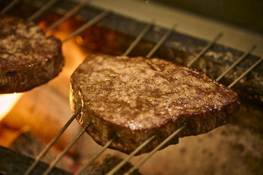 【プレミアム・夕朝食付】心も体も幸せに満たされるコース料理・メインディッシュはステーキの炭火焼き