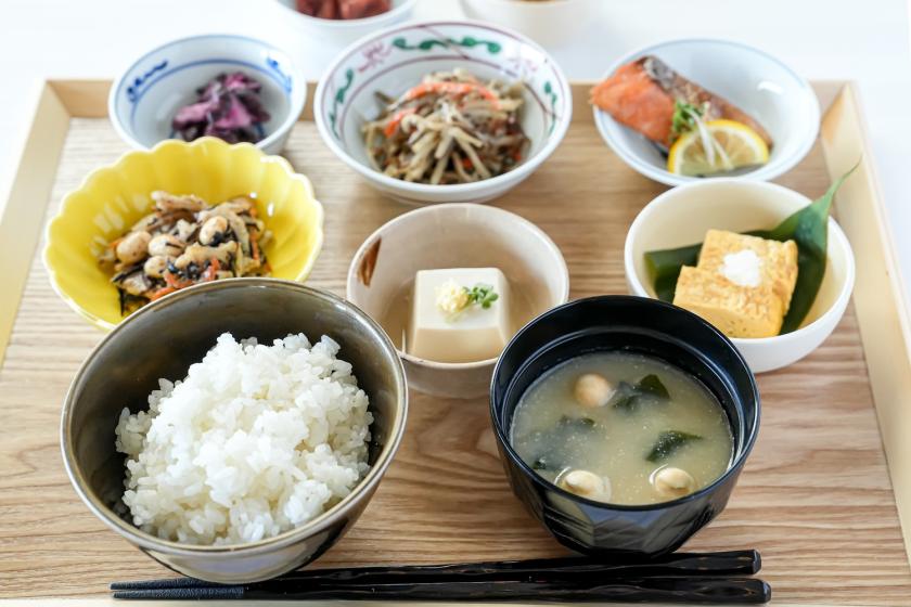 【JR両国駅まで徒歩30秒！】＜14時アーリーチェックイン＆12時レイトアウト特典付＞両国の新名物！国技館カレーorハヤシ付プラン＜朝食付き＞