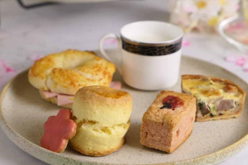 季節を彩るアフタヌーンティー付プラン　＜朝食付＞