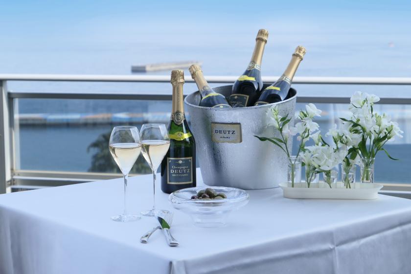 Plan with free-flowing champagne to enjoy on the terrace <Breakfast included>