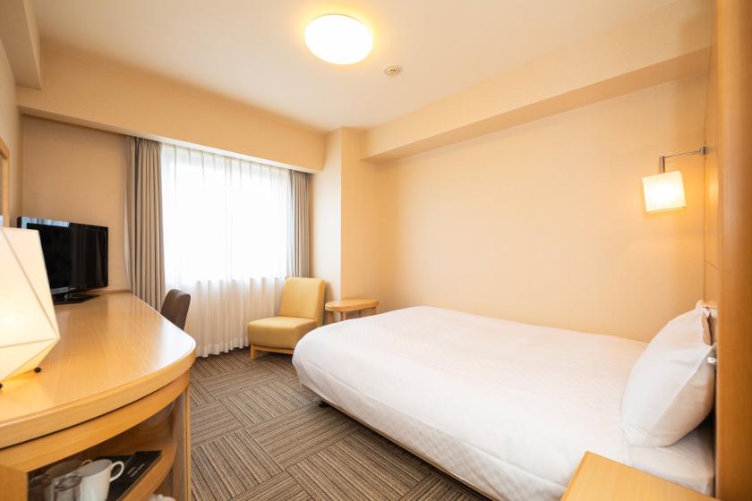Non-smoking ladies double room