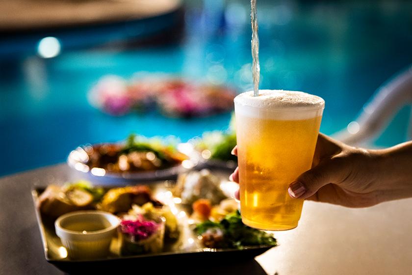 【会員】プールサイドビアガーデン2025【時間無制限】バラエティー豊かなメニューが食べ飲み放題