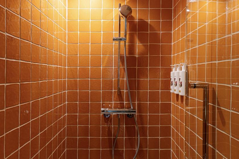 グランド キャビンルーム（3F ／120インチ 大型プロジェクター）