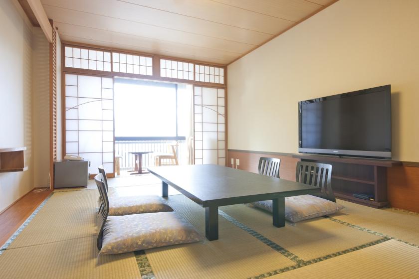 【本館】和室12畳海側（ユニットバス付）