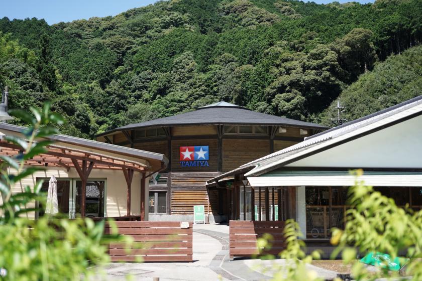 日本最大級の伝統工芸体験施設”匠宿”へ行く観光タクシー3時間コース（朝食付）