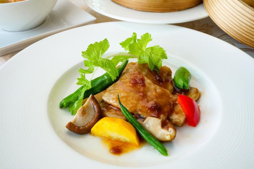【中国料理「仙雲」】《記念日ステイ》季節の中国料理ディナーコース★ワンドリンクサービス★／夕朝食付