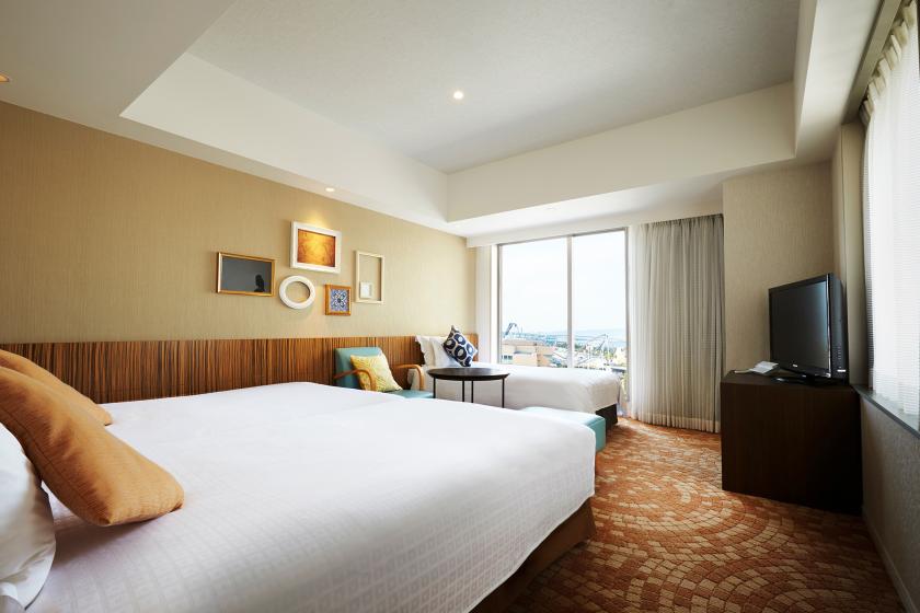 Superior Corner Room