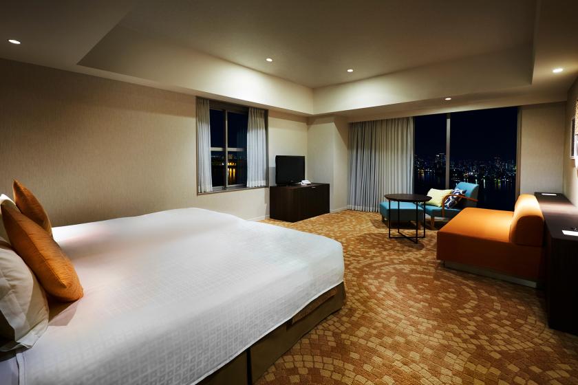 Deluxe Corner Room
