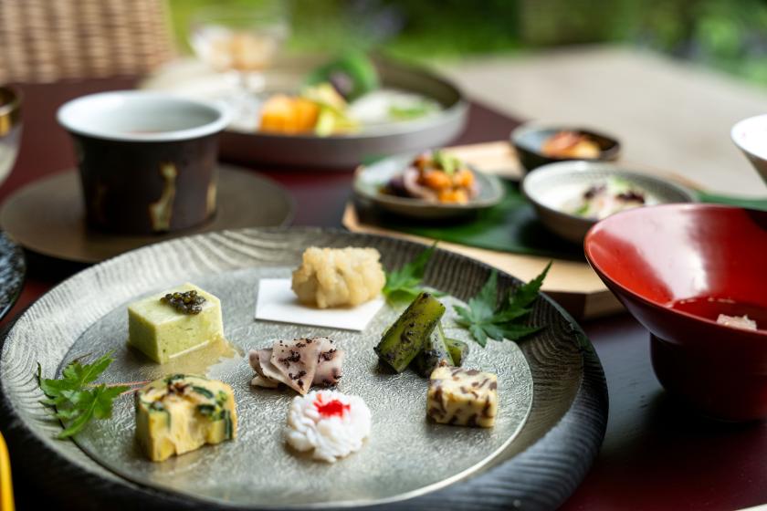 【30日前・早期のご予約】事前決済専用～モール温泉付き客室と四季の創作和食懐石 （ドリンクインクルーシブ）