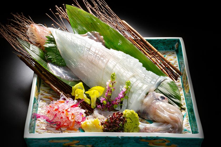 【納涼づくし夏グルメで夏酒＆川床涼み】贅沢に鮑・剣先イカを肴に夏酒堪能　さらに川床スイーツで暑気払い