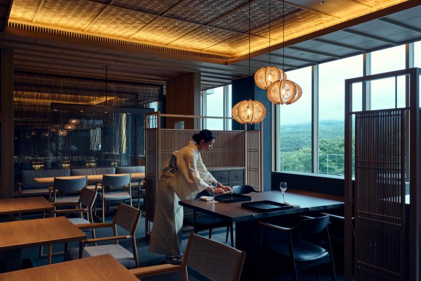 富士を望むダイニングで味わう懐石料理　※鮨・鉄板焼き・カウンター割烹へのアップグレードも可能　
