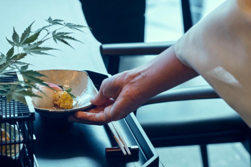 富士を望むダイニングで味わう懐石料理　※鮨・鉄板焼き・カウンター割烹へのアップグレードも可能　