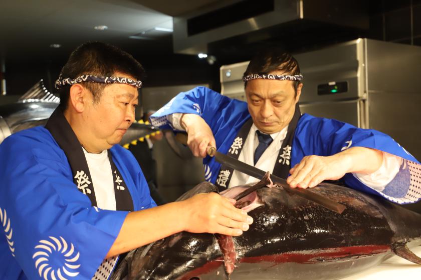 【2025年天悠の夏・お日にち限定】夕食前半確約  ユネッサン入り放題＆マグロ解体Show！プレミアムビュッフェ＜前半＞