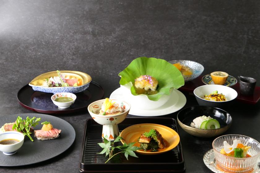 "Seasonal Kaiseki Cuisine" plan <Dinner and breakfast included>