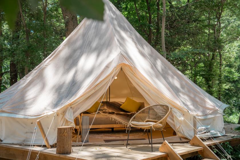 【愛犬同伴OK】グランピングテント / 自然に囲まれたラグジュアリーステイ（ダブルベッド×2）
