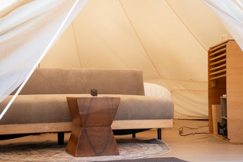 【オススメ】グランピングテント / 自然に囲まれたラグジュアリーステイ（ダブルベッド×2）