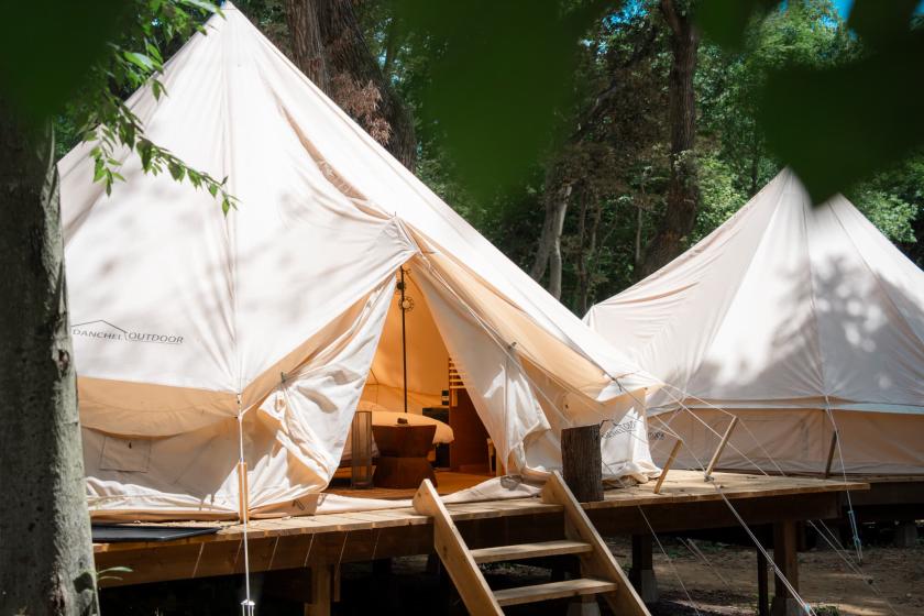 【オススメ】グランピングテント / 自然に囲まれたラグジュアリーステイ（ダブルベッド×2）