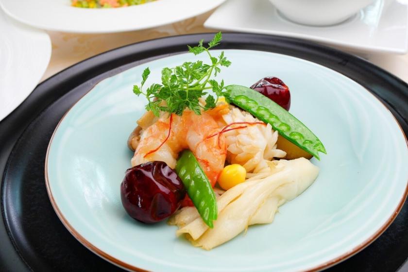 【中国料理「仙雲」】《記念日ステイ》季節の中国料理ディナーコース★ワンドリンクサービス★／夕朝食付