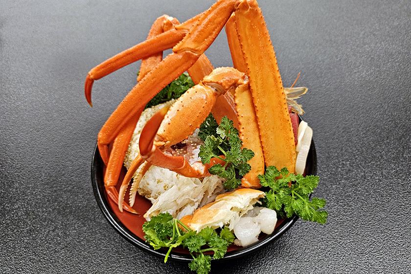 ＜海鮮ど～ん＞　見た目も味も楽しめる、彩り豊かな会席　華美膳（秋～冬）