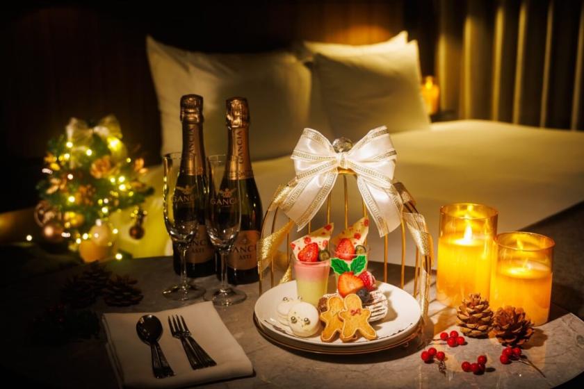 ＜クリスマス2025＞パティシエ特製のスイーツプレートと煌めくスパークリングワインで彩る とっておきのクリスマスステイプラン（朝食付）