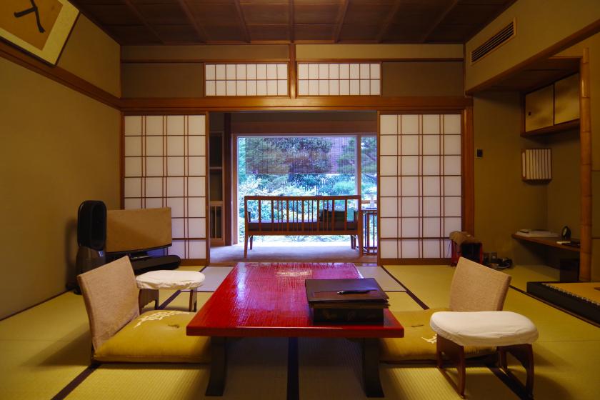 【旧館 26号室】 昭和初期のお部屋（2階／45㎡）