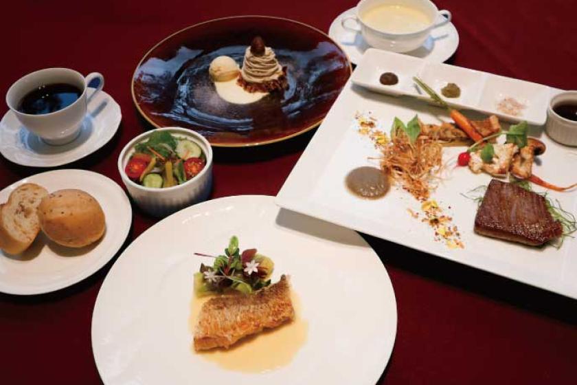 ホテルズカフェ“パスワード”での「シェフ自慢 季節替わりの洋食コース仕立て」付プラン