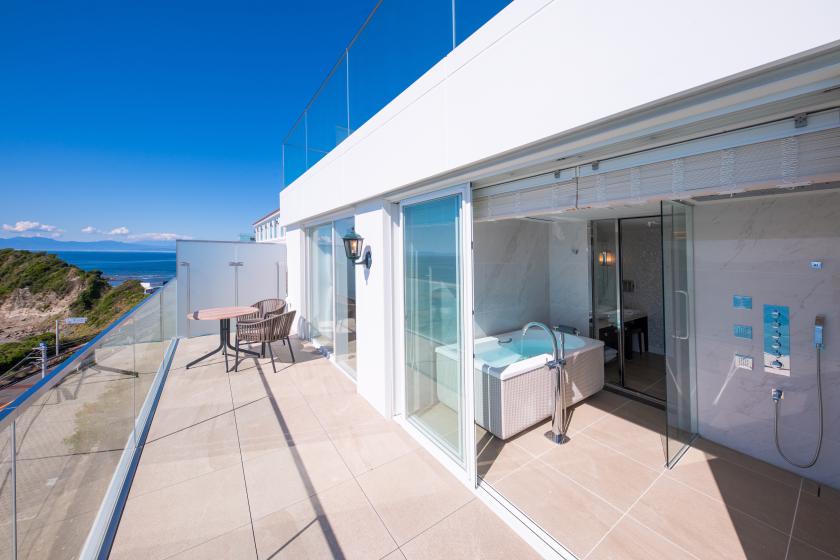 デラックスバルコニースイート< 3名定員> （客室66平米＋バルコニー12平米）