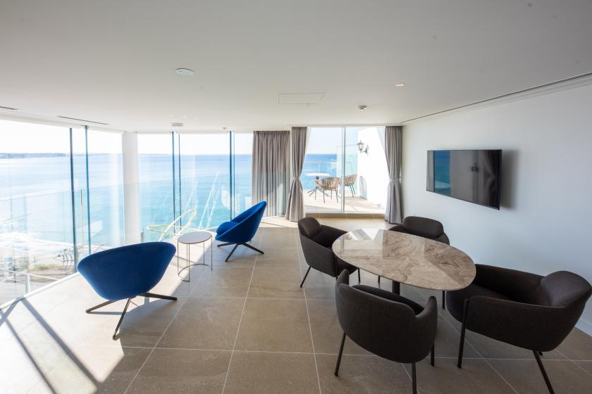 メゾネットスイート（上下階客室73平米＋バルコニー18平米）