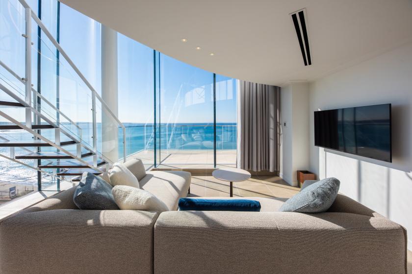 メゾネットスイート（上下階客室73平米＋バルコニー18平米）