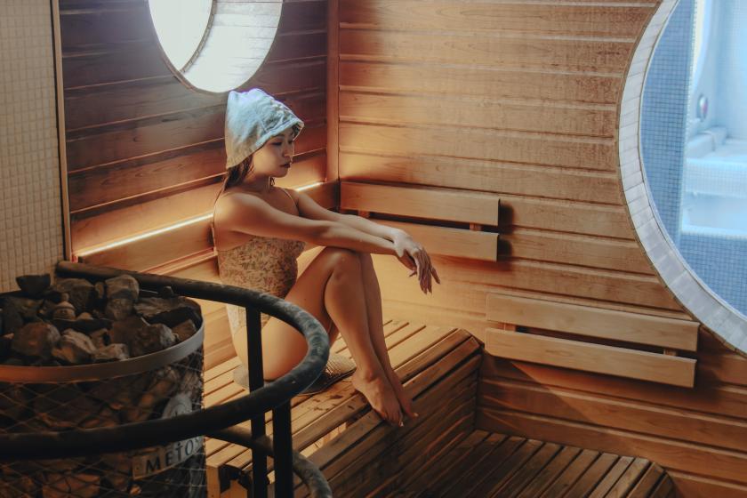 【マスターモイスト×8HOTEL】スパ1回確約｜サウナのあとに、ととのうケア。湘南で楽しむ“サボり美容”ステイ【朝食無料】