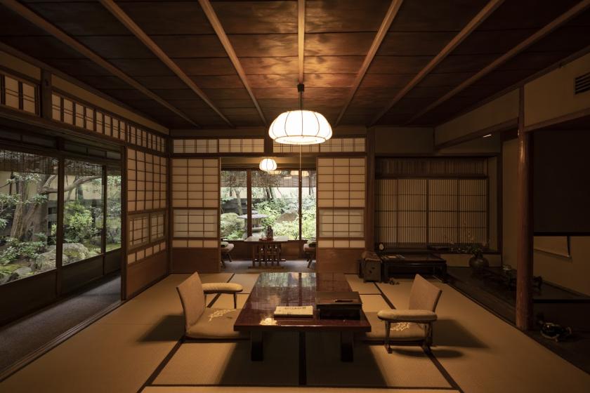 【旧館 14号室】 創業当時からのお部屋　角部屋（1階／59㎡）