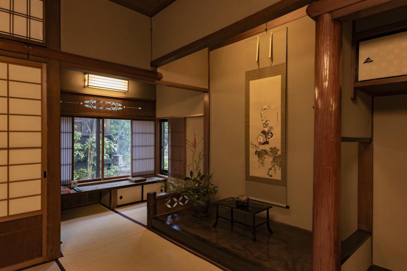 【旧館 33号室】 明治初期のお部屋　角部屋（1階／65㎡）