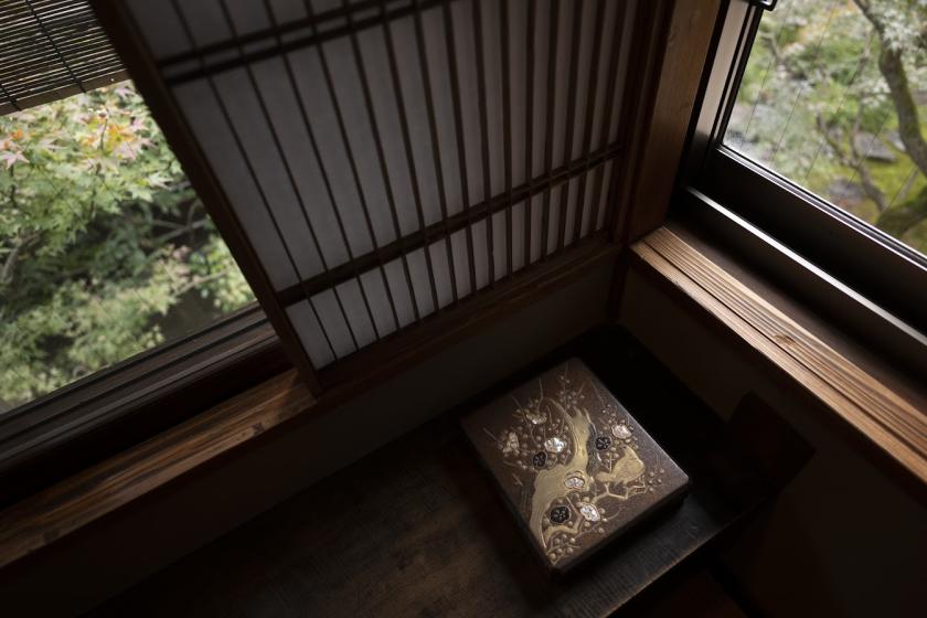 【旧館 25号室】 明治初期のお部屋　角部屋（2階／64㎡）