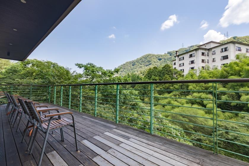 【夕食なし・朝食付】観光にもビジネスにも♪遅いチェックインでもOK 1泊基本バイキング朝食付