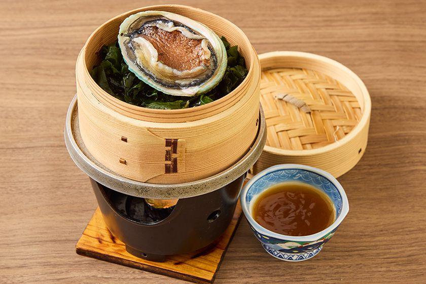 【公式HP限定】50日前までのご予約で「あわびのせいろ蒸し&館内利用券」付きプラン <11~3月>
