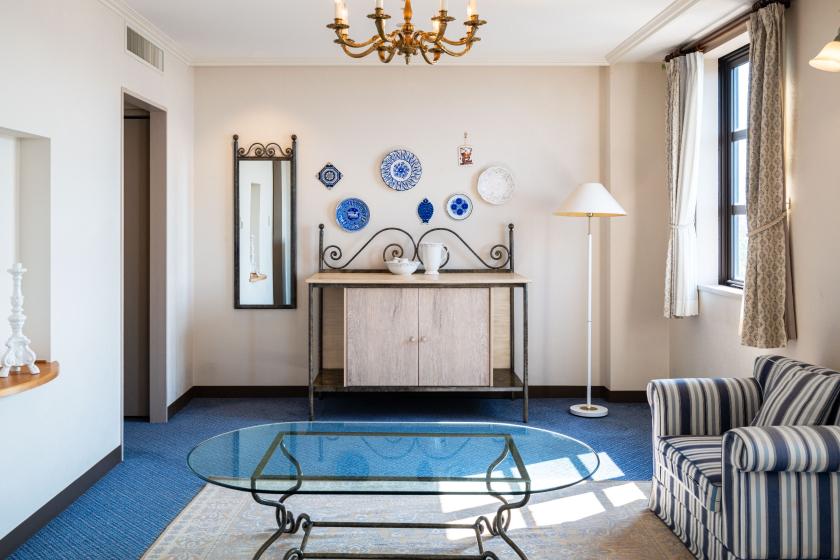 最上階スイートルーム【ミニバープレゼント】(64平米)/禁煙