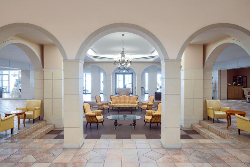 【公式限定★10%OFF】厳選の近江牛フィレステーキと最上級会席で味わう贅沢ステイ(夕朝食付き)