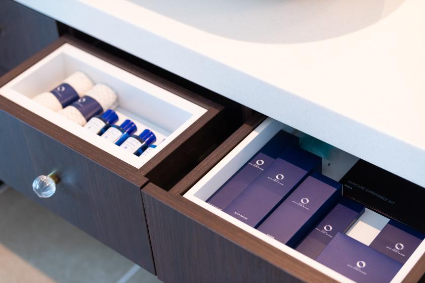 デラックスジャグジースイート（客室66平米＋バルコニー14平米、屋外ジャグジー付き）