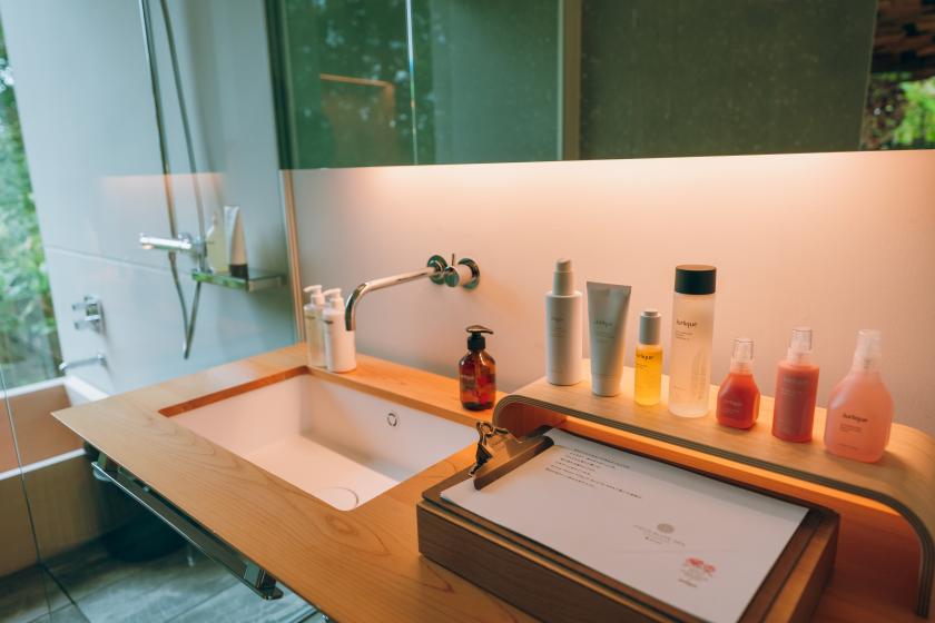 【2食付】Jurlique 100 Skin Care Roses Room フルリトリートプラン